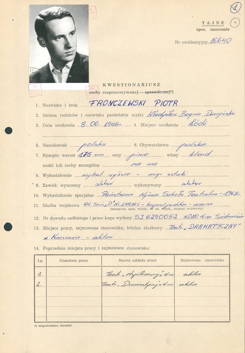 Kwestionariusz osoby rozpracowywanej dot. Piotra Fronczewskiego, 1977 r. (z zasobu AIPN)