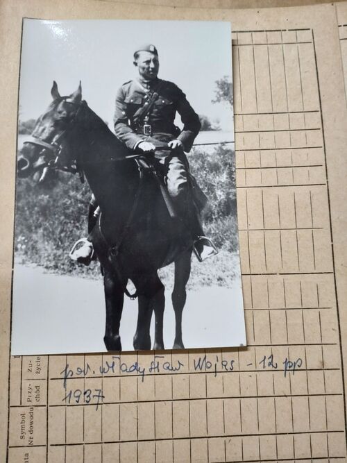 Zbiory płk. Stanisława Dąbrowy-Kostki w magazynach Oddziałowego Archiwum IPN w Krakowie. Fot. Rafał Dyrcz (IPN)