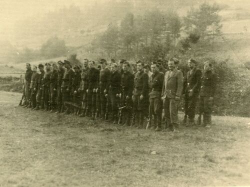 Kompania „Limba” i „Setka” 12 pp AK „Dęby”. Harbutowice-Gościbia, wrzesień 1944 r. Archiwum płk. Dąbrowy-Kostki. Zbiory IPN