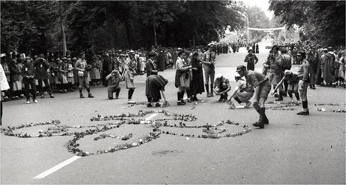 Jasna Góra. Lilijka z kwiatów. Fot. W. Wróblewski