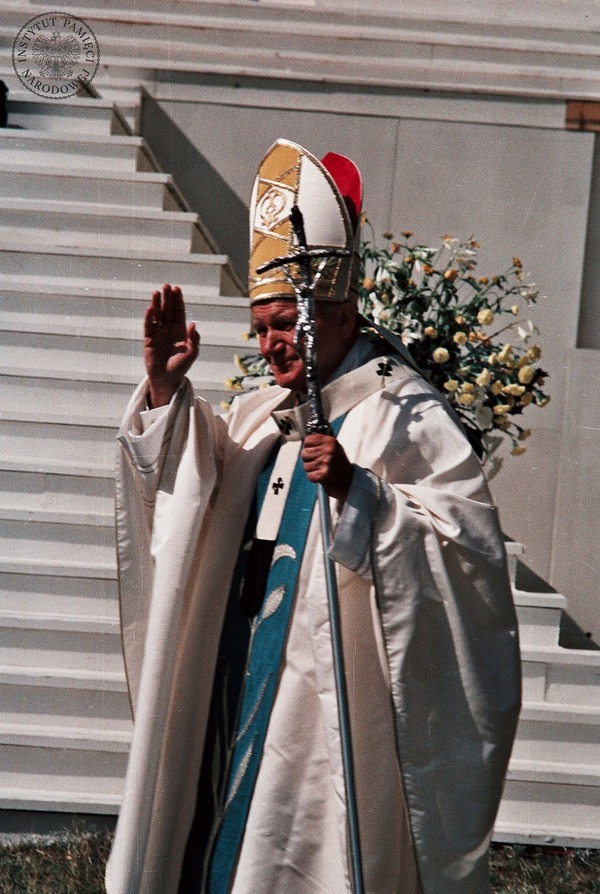 „Pokój Tobie, Polsko! Ojczyzno moja!”. Druga pielgrzymka Jana Pawła II do Polski