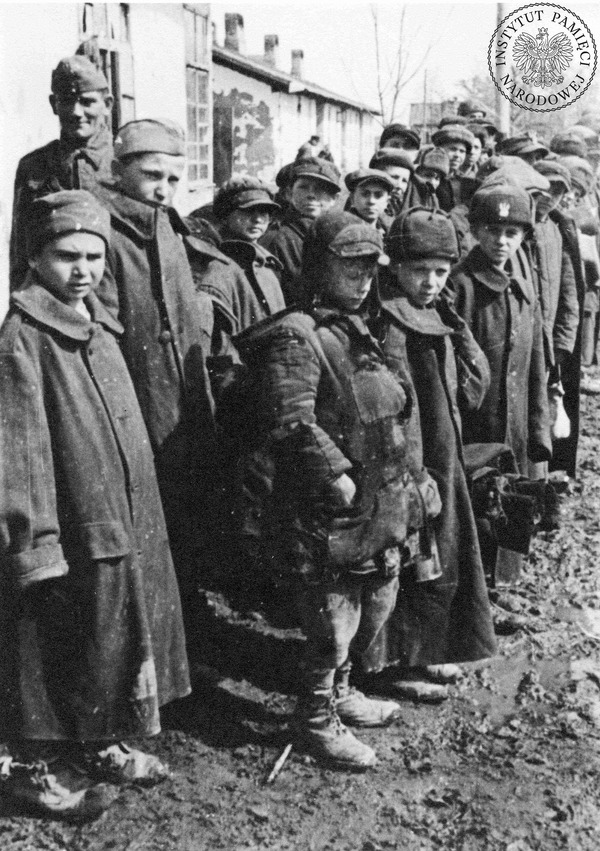 Na nieludzką ziemię. Trzecia z masowych deportacji w głąb ZSRS