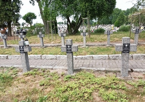 Kwatera wojenna poświęcona żołnierzom Wojska Polskiego poległym we wrześniu 1939 roku oraz mieszkańcom Ciechanowa i okolic – ofiarom egzekucji dokonanych przez Niemców w czasie drugiej wojny światowej, znajdująca się na cmentarzu komunalnym przy ulicy Gostkowskiej w Ciechanowie