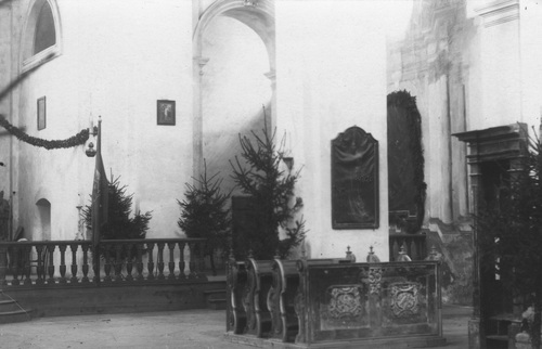 Wnętrze kościoła pw. św. Michała w Wiśniowcu, 1921-1939 r. (fot. ze zbiorów NAC)