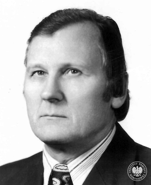 Marian Ostrowski – zdjęcie z akt paszportowych, ok. 1984 r. (fot. zasobu AIPN)