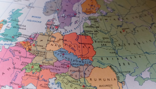 22 lipca 1953 r. „Urodziny” systemu władzy w Polsce w cieniu buntów w Czechosłowacji i NRD
