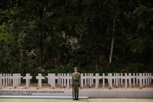 Uroczystość upamiętniająca ofiary niemieckich zbrodni na terenie Fortu III w Pomiechówku – Pomiechówek, 31 lipca 2023. Fot. Mikołaj Bujak (IPN )