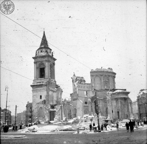 Ruiny kościoła św. Aleksandra na pl. Trzech Krzyży, 1946 r. Fot. Julien Bryan (z zasobu Archiwum IPN)