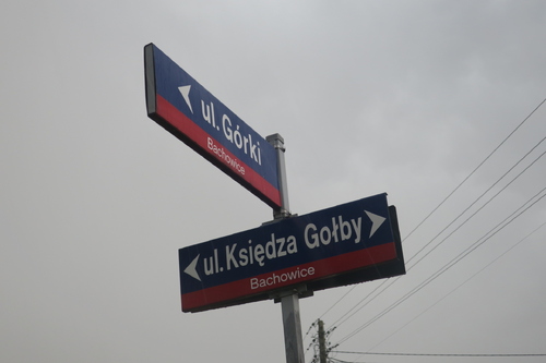 Tablica z nazwą im. ks. Franciszka Gołby w Bachowicach (fot. Łucja Marek)