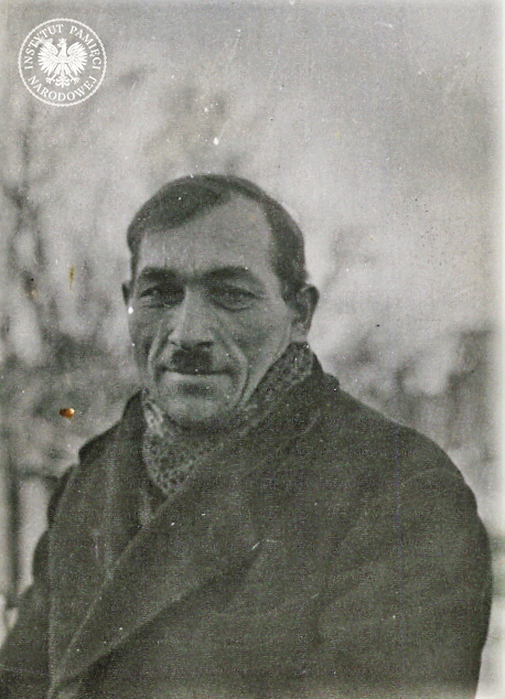 Piotr Śmietański – wykonawca wyroku na Józefie Kozłowskim ps. Las – kat żołnierzy wyklętych. Formalnie był dowódcą plutonu egzekucyjnego w więzieniu mokotowskim, faktycznie zaś wykonywał kary śmierci jednoosobowo: strzelając w tył głowy skazanego (fot. z zasobu IPN)