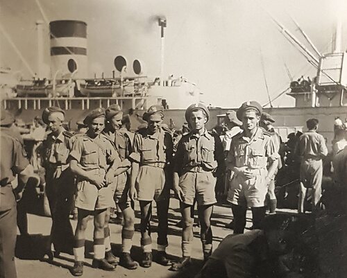 W drodze do Anglii, Jerzy Szletyński pierwszy z lewej