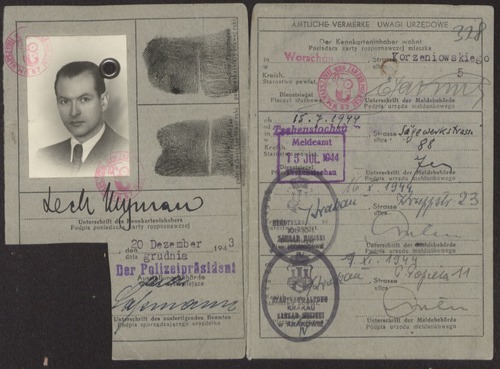 Wystawiony przez niemieckie policyjne władze okupacyjne dokument, tzw. kenkarta, którym posługiwał się Lech Neyman. W okresie, w którym Niemcy wydali ten dokument Neymanowi, kierował on konspiracyjnym Wydziałem Zachodnim Służby Cywilnej Narodu (z zasobu AIPN)