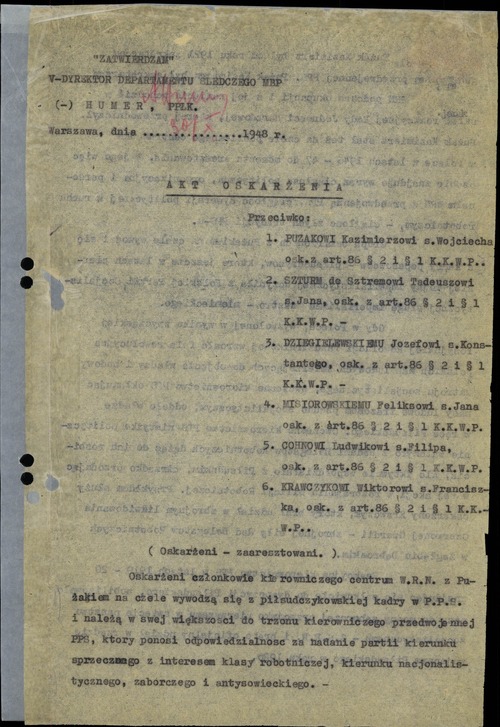 Akt oskarżenia przywódców PPS-WRN, 30 października 1948 r. zatwierdzony przez wicedyrektora Departamentu Śledczego MBP ppłk. Adama Humera (pierwsza strona).. Warszawa, październik 1948 r. (sygn. IPN BU 0259/310 t. 1)