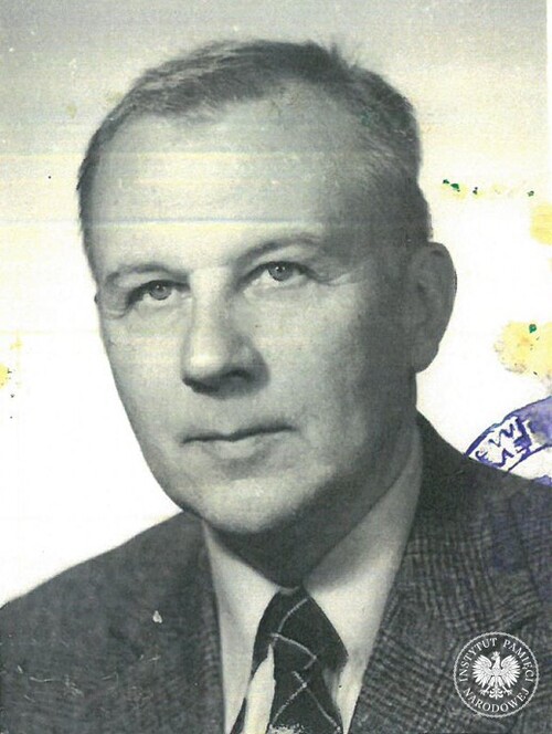 Maciej Zimiński, 1975 r., zdjęcie z kwestionariusza z akt paszportowych (fot. z zasobu IPN)