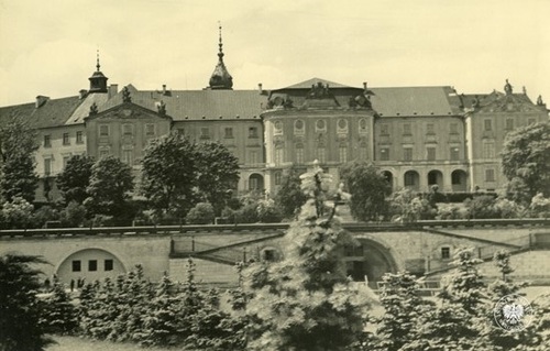 Wschodnie skrzydło Zamku Królewskiego w Warszawie. Zdjęcie sprzed września 1939 r. (fot. Antoni Snawadzki, z zasobu IPN)