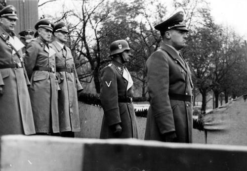 Hans Frank (z przodu) i Friedrich Wilhelm Krüger (drugi z prawej)