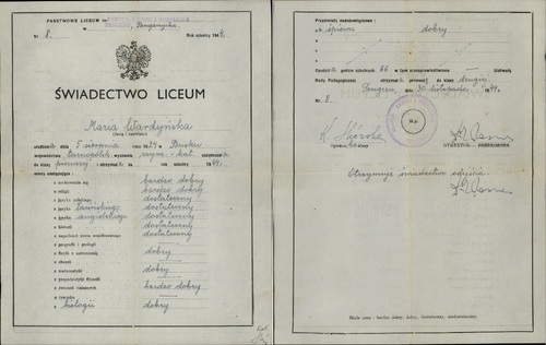 Świadectwo ukończenia przez Marię Wardyńską pierwszej klasy liceum w osiedlu dla polskich uchodźców w Tengeru w Tanganice (obecnie: Tanzania) z listopada 1944 r. – dar prywatny Andrzeja Babuchowskiego (fot. z zasobu AIPN)