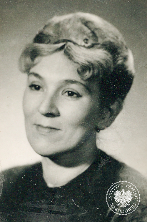 Halina Czerny-Stefańska w latach 60., zdjęcie z akt paszportowych (fot. z zasobu AIPN)