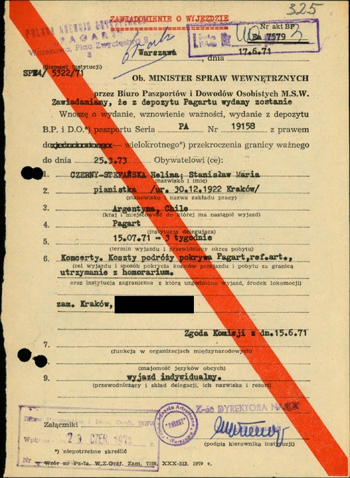 Zgoda na wydanie Halinie Czerny-Stefańskiej paszportu na wyjazd na koncerty do Ameryki Południowej w 1971 r. (z zasobu AIPN)