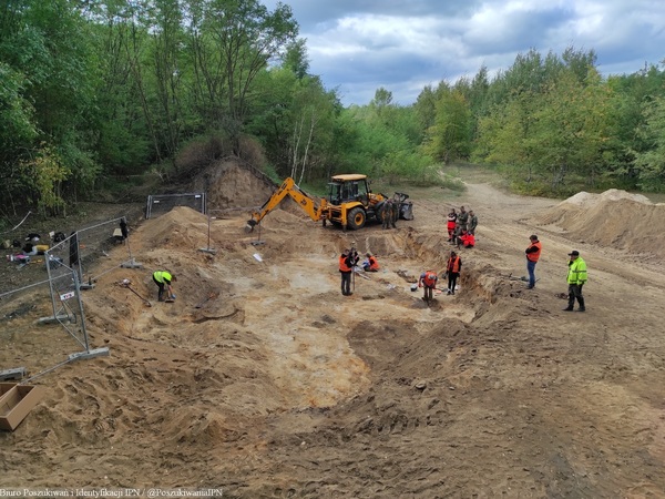 Poszukiwania miejsc pochówku ofiar terroru niemieckiego i komunistycznego na terenie dawnego poligonu wojskowego Brus w Łodzi