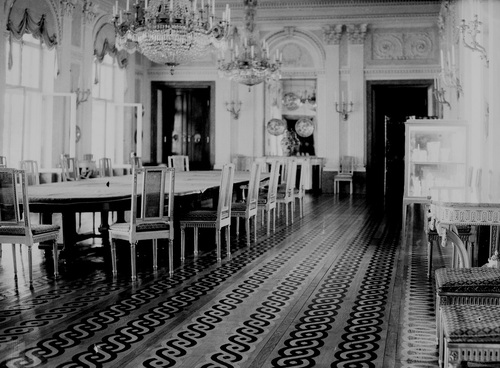 Fragment dużej jadalni na zamku w Łańcucie, 1937 r. (fot. ze zbiorów NAC)