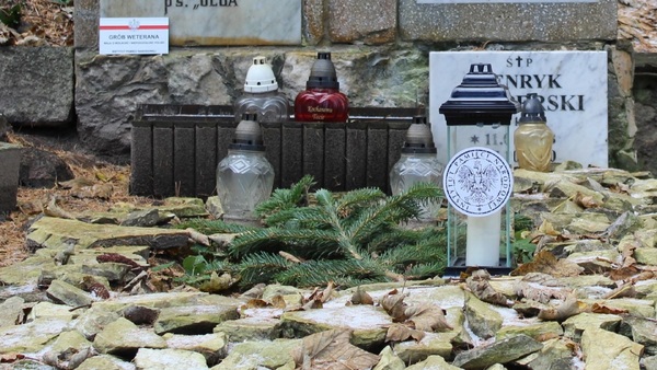 Razem walczyli, razem spoczywają. Powstańcy Warszawscy