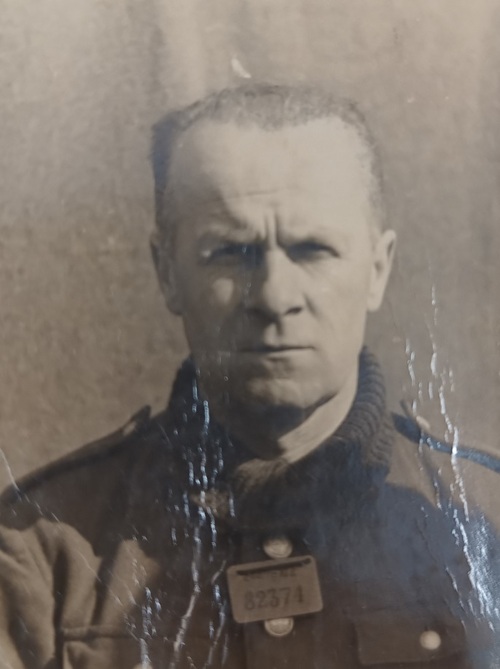 Fotografia Jana Szczygłowskiego wykonana podczas pobytu w Stalagu II A (z zasobu AIPN)