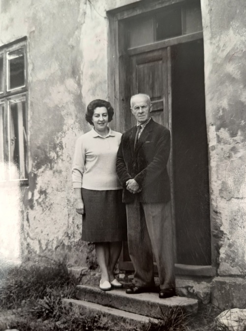 Fotografia Haliny i Jana Szczygłowskich wykonana po wojnie (fot. z zasobu AIPN)