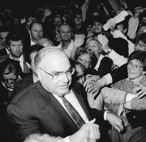 Helmut Kohl (fot. Wikipedia/CC BY-SA 3.0 de/Bundesarchiv, Bild 183-1990-0916-021)