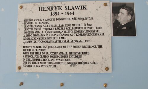 Tablica pamiątkowa w Vácu (2017 r.). Fot. Tomasz Kurpierz