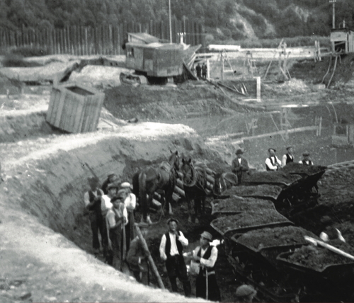 Budowa zapory na Dunajcu w Czchowie (fot. NAC)