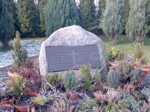 Toszek – Mogiła zbiorowa Obozu NKWD (fot. Wikipedia/CC BY-SA 3.0/Genek1000)