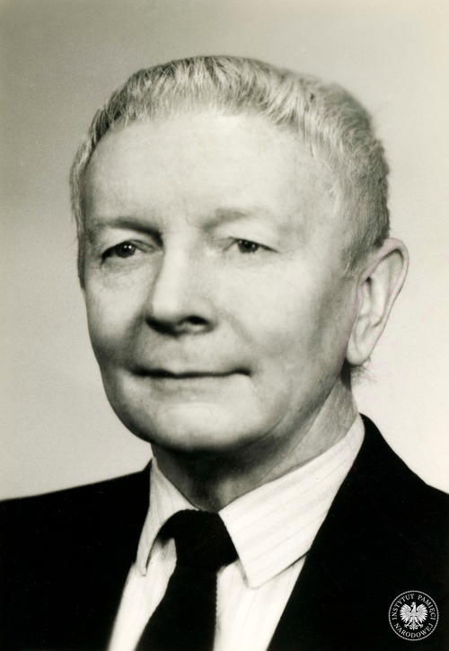 Adam Słodowy, emeryt, zdjęcie z akt paszportowych (fot. z zasobu IPN)