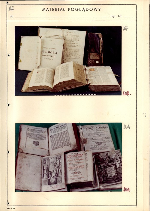 Starodruki i rękopisy zakwestionowane w sprawie Witolda Mętlewicza (fot. z zasobu AIPN)
