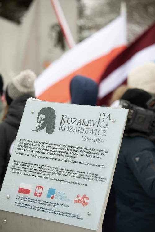 Odsłonięcie pomnika Ity Kozakiewicz w Jēkabpils