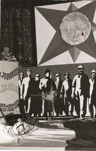 Bożonarodzeniowa szopka w kościele ojców Jezuitów w Kaliszu wystawiona w grudniu 1981 roku przedstawiająca tragedię w kopalni Wujek w Katowicach