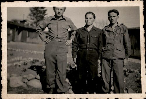 Jan Korytko (w środku) z kolegami w okresie służby w kompanii wartowniczej, Schongau (Bawaria), 1946 rok