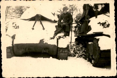 Kolega z polskiej kompanii wartowniczej na służbie, przełom roku 1945 i 1946