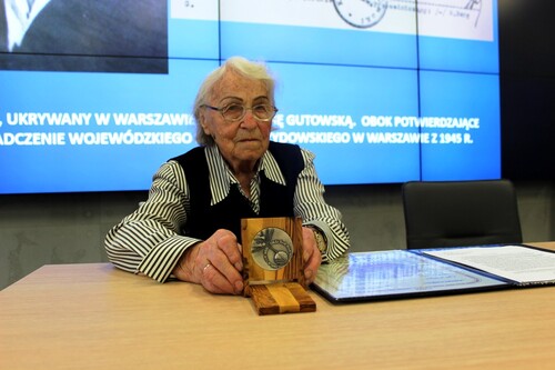 Marianna Krasnodębska podczas spotkania z młodzieżą w siedzibie IPN Lublin, 24 kwietnia 2018 r. (fot. IPN Lublin)