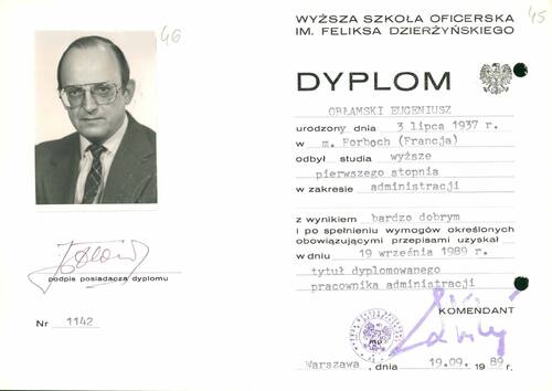 Dyplom ukończenia przez [Jerzego] Eugeniusza Obłamskiego Wyższej Szkoły Oficerskiej im. Feliksa Dzierżyńskiego w Legionowie. Dokument z akt osobowych funkcjonariusza (z zasobu IPN)