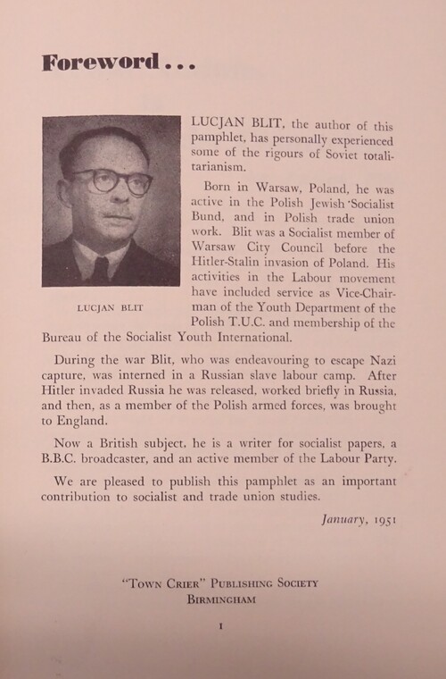 Pierwsza strona broszury “Trade Unions in Communist Countries” – egzemplarz ze zbiorów London School of Economics and Political Sciences Library (fot. B. Wójcik)