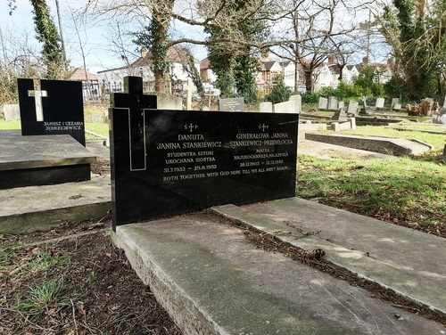 Grób rodziny Stankiewiczów, stan z 17 lutego 2022 r. (fot. Bartosz Janczak)