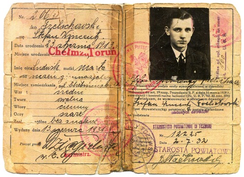 Dowód osobisty ks. Frelichowskiego, wydany w 1932 r. Dokument pochodzi z archiwum osobistego ks. Stefana Wincentego Frelichowskiego, przekazanego do zasobu IPN przez p. Krzysztofa Jaczkowskiego w ramach projektu Archiwum Pełne Pamięci