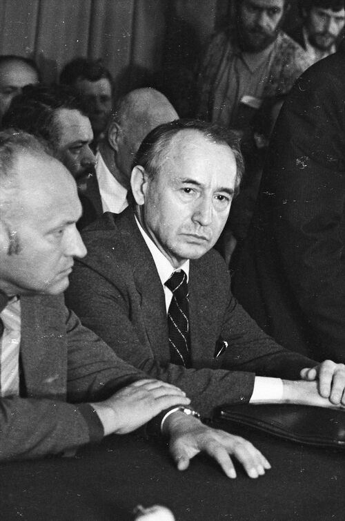 Wicepremier Mieczysław Jagielski (fot. Stanisław Składanowski, z zasobu IPN)