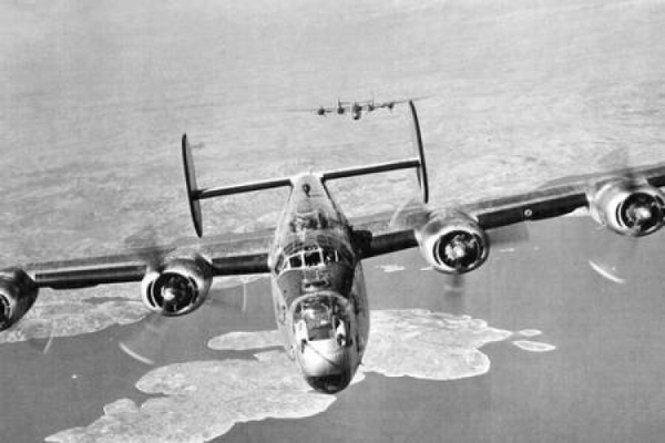 „Leć dzisiaj ze mną w morzu chmur…”. Liberator z Wysiołka Luborzyckiego