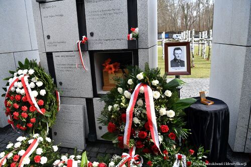 Zgodnie z wolą rodziny Stanisław Stankiewicz spoczął w Panteonie – Mauzoleum Wyklętych-Niezłomnych, na Cmentarzu Wojskowym na Powązkach w Warszawie. Uroczystości pogrzebowe Stanisława Stankiewicza w Warszawie, 15 marca 2024 r. Fot. Biuro Poszukiwań i Identywfikacji IPN