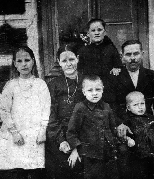 Rodzina Kowalskich z Ciepielowa (fot. z zasobu IPN)