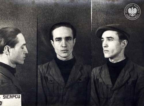 Zdjęcie sygnalityczne Mieczysława Chojnackiego, wykonane w PUBP w Sierpcu w 1950 r. (fot. z zasobu AIPN)