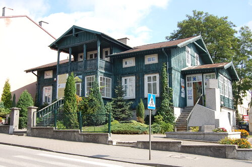 PUBP Willa Polonia – Willa „Polonia” przy obecnej al. Mickiewicza 7, siedziba niemieckiego Sondergericht oraz PUBP w Busku-Zdroju (fot. Marek Jończyk)