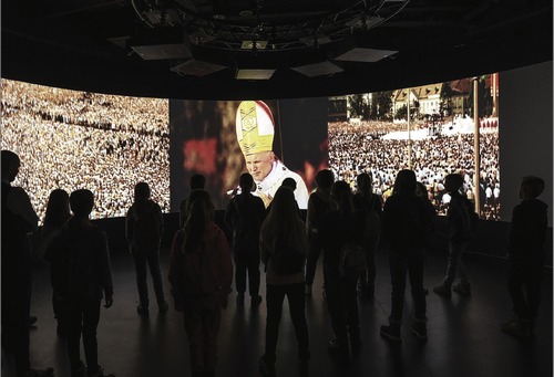 Muzeum Jana Pawła II i Prymasa Wyszyńskiego (fot. Jacek Kucharzyk, Mt 5,14)